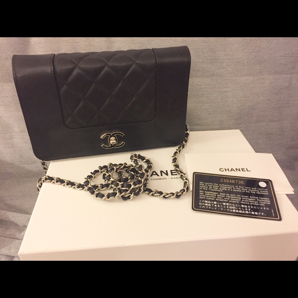 CHANEL Lambskin Quilted Wallet On Chain WOC Black - Picture 2 of 8